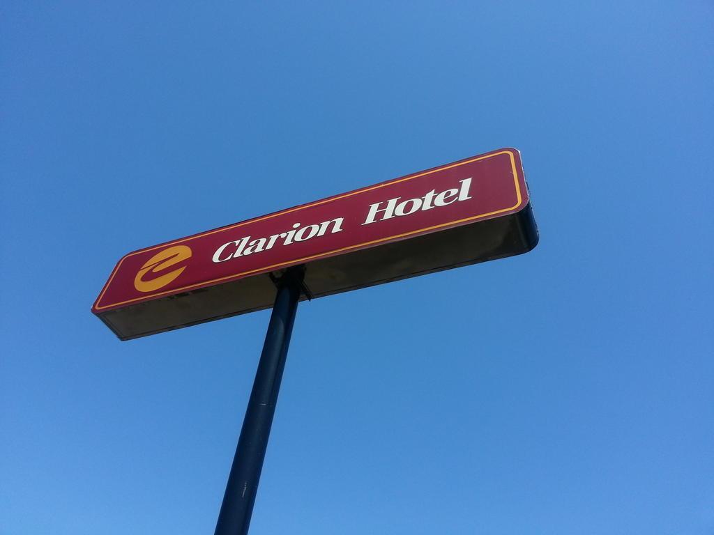 Clarion Hotel Beachfront Mackinaw City Exteriör bild