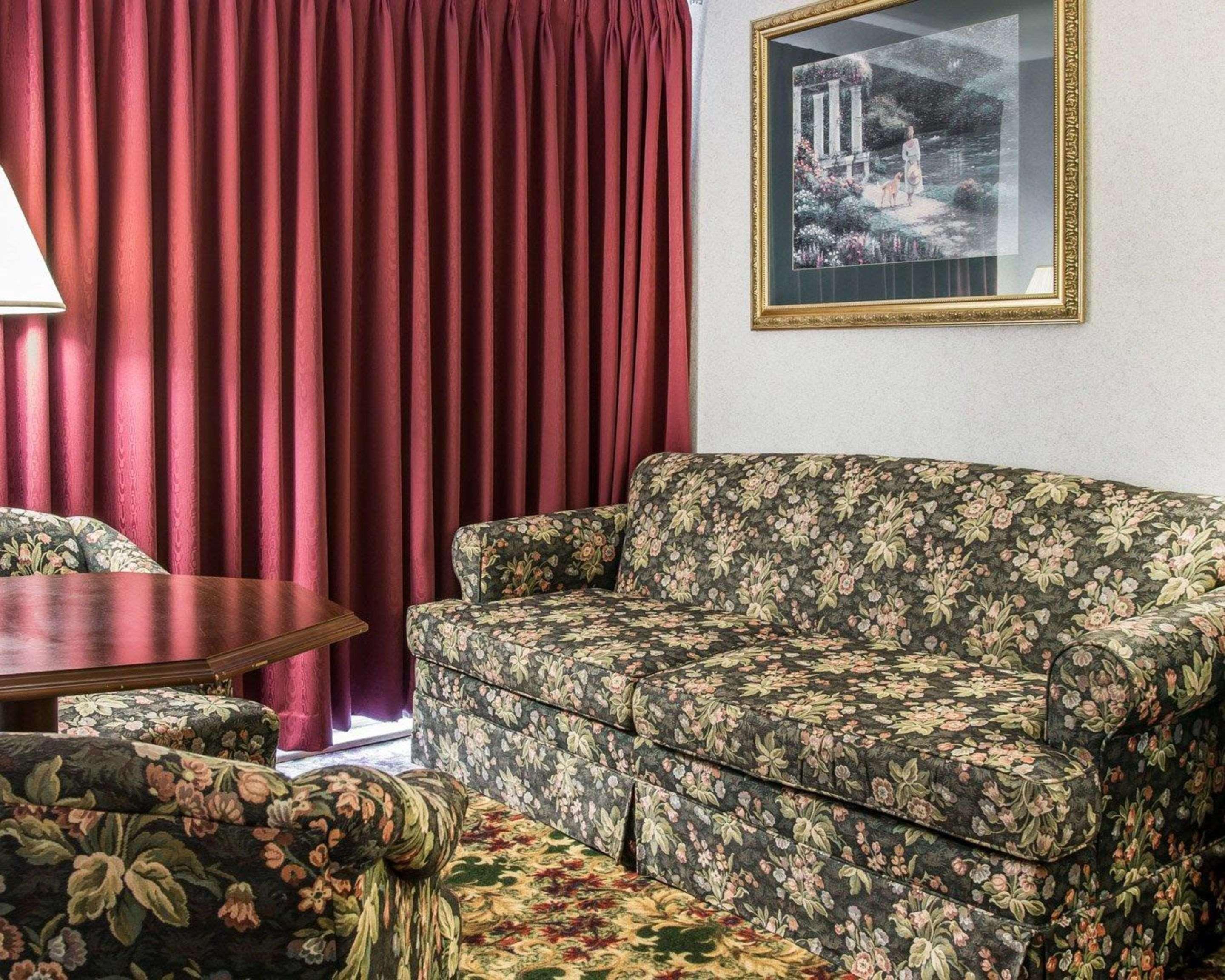 Clarion Hotel Beachfront Mackinaw City Exteriör bild