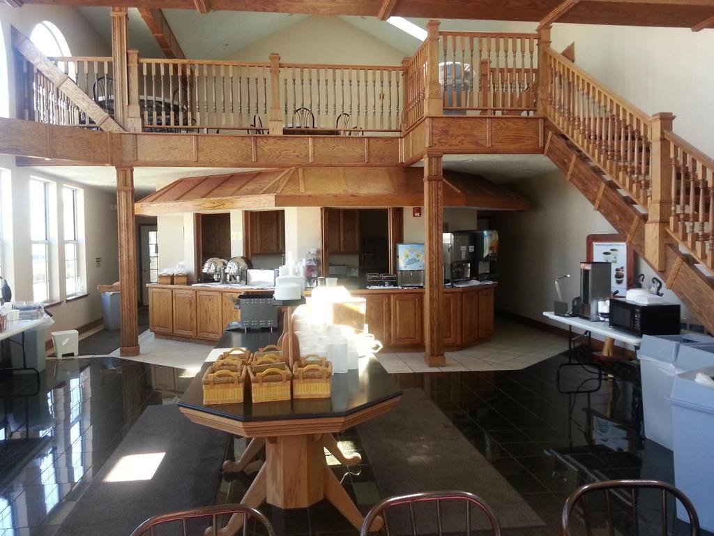 Clarion Hotel Beachfront Mackinaw City Exteriör bild