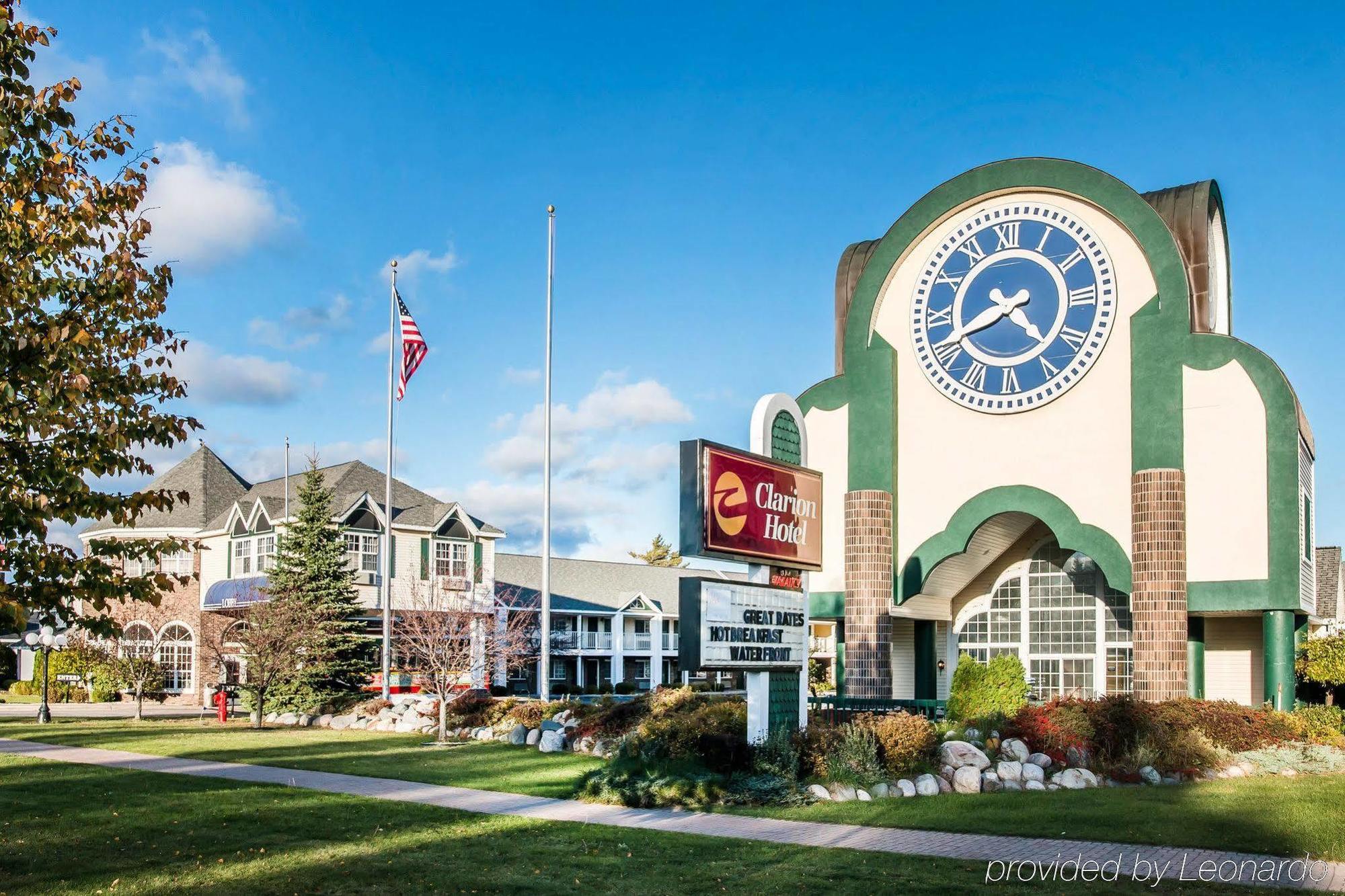 Clarion Hotel Beachfront Mackinaw City Exteriör bild