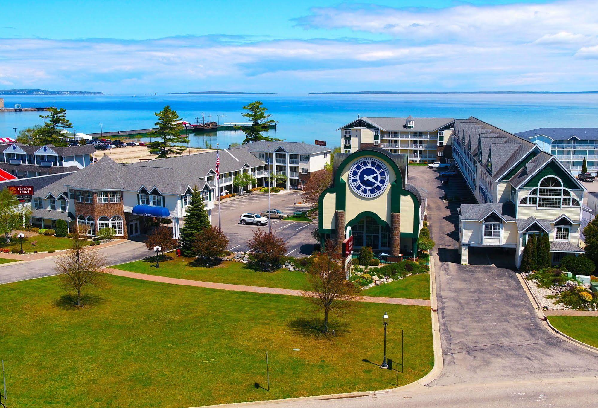 Clarion Hotel Beachfront Mackinaw City Exteriör bild